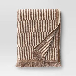 NWT Linework Throw Blanket Dark Camel/Cream